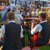 <p>Die „Vier jungen Hinterberger“ spielten zünftig auf.</p>
