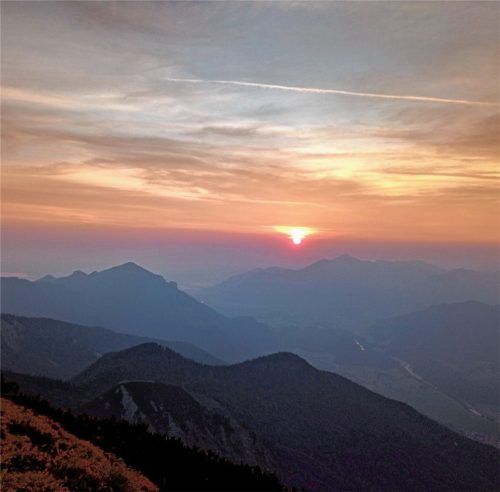 Frühaufsteher werden mit Farbenspiel belohnt