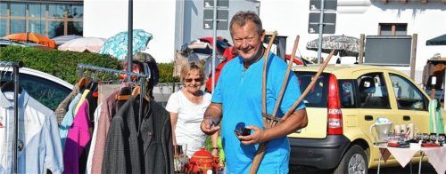 Frühschoppen und Stöbern auf dem Flohmarkt zum Volksfestausklang in Feldkirchen
