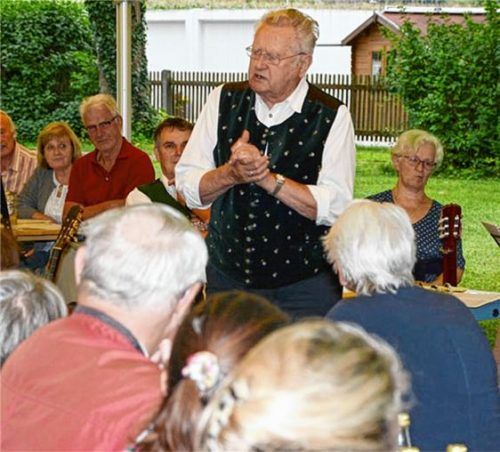 Hochzeitslader Bertl Heigl beim volksmusikalischen Sommerabend 2017.