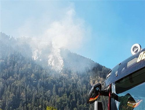 Im Steilgelände hat sich am gestrigen Nachmittag erneut ein Feuer entzündet. Foto Reisner