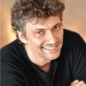 <p>Jonas Kaufmann und... Foto dpa/Angelika Warmuth</p>