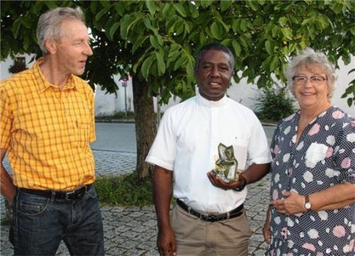 KAB-Spende für Schulprojekt in Uganda