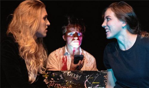 Nicht konfliktscheu: Ella (Sarah Fischbacher), Felix (Peter Sampel) und Lea (Hannah Balber) im Musical „In Your Face“ (von links). Foto Kohl