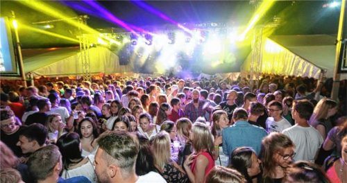 Obertaufkirchen mit größter Landkreis-Party: 3000 am Start