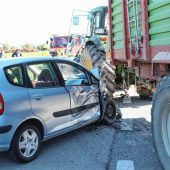 Schwerer Verkehrsunfall mit einem Traktorgespann