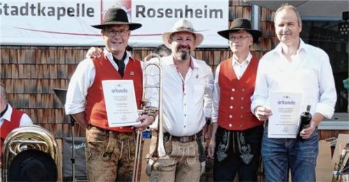 Stadtkapelle ehrt langjährige Mitglieder