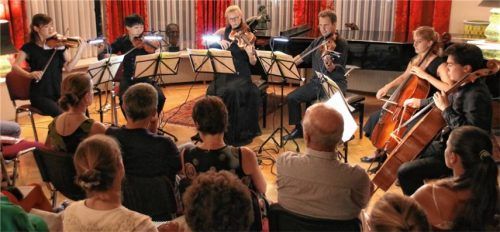 Viele junge Talente zeigten im Abschlusskonzert des Kammermusikkurses im Sawallisch- Haus ihr Können. Foto Benekam