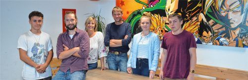 Von großer Bedeutung sind die Besprechnungen der ehrenamtlichen Jugendleiter mit den Hauptamtlichen Max Mank (Zweiter von links), Christine Resta (Dritte von links) und Christian Spatzier (Dritter von rechts). Foto s Sedlbauer
