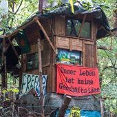 Hambacher Forst: Tochter von Leslie Mandoki bei Räumung verletzt