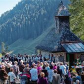 Gotteslob im Schatten der Gipfel