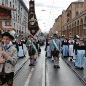 Trachtler beim Oktoberfestzug