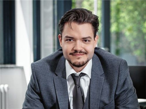 Alexander Pinker bezeichnet sich als Innovation-Profiler, Futurist und Startup-Experte. Er berät Unternehmen und entwickelt mit Studenten der Hochschule Würzburg-Schweinfurt neue und disruptive Geschäftsideen. Foto re