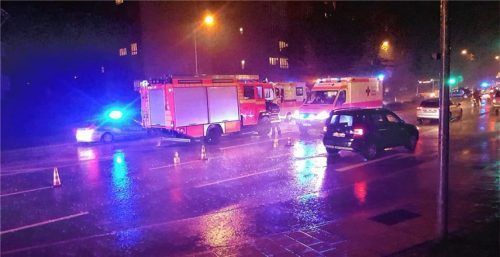 An dieser Kreuzung in der Äußeren Münchener Straße in Rosenheim passierte der Verkehrsunfall, bei dem ein Mädchen schwerstverletzt wurde. Foto reisner
