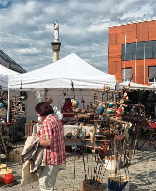 Auf dem Marienplatz und an der Kirchzeile kann an diesem Wochenende wieder nach Herzenslust gebummelt werden.