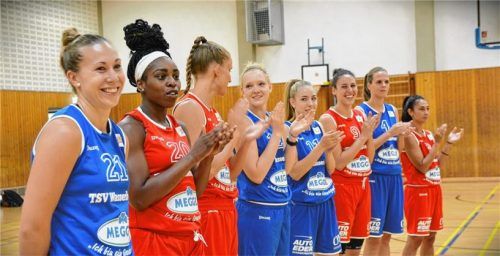 Bei der Teamvorstellung von Wasserburgs Damen ganz links: Heimkehrerin Svenja Brunckhorst. Fotos Hörndl