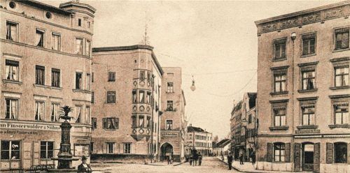 Blick in die Rosenheimer Kaiserstraße: Das Bild hat sich kaum verändert, das Geschäftsangebot schon