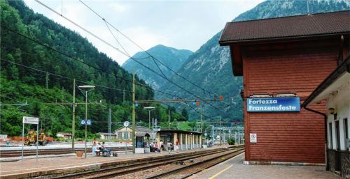 Der Bahnhof Franzensfeste in Südtirol erfährt durch den Bau des Brennerbasistunnels eine Aufwertung.Foto Aerzbäck