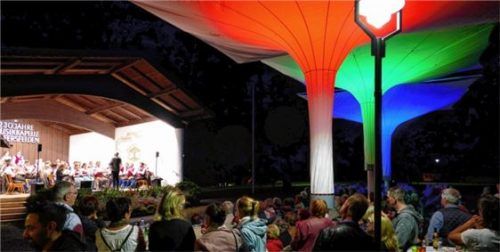 Die illuminierten Großschirme sorgten für eine besondere Stimmung. Fotos hko