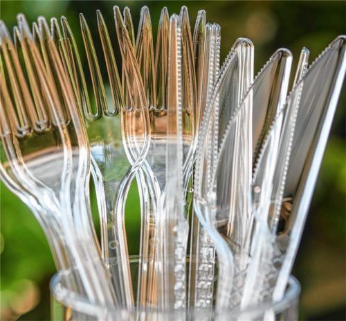 Einweggeschirr soll auch in Rosenheim, wenn möglich, bei größeren Veranstaltungen nicht zum Einsatz kommen. Foto DPA