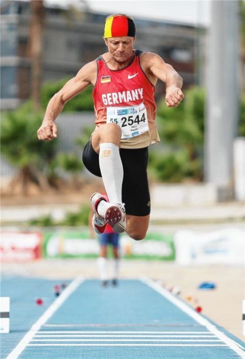 Michael Pagels vom TSV 1860 Rosenheim wurde WM-Fünfter im Dreisprung der Senioren M55.Foto Stuffer