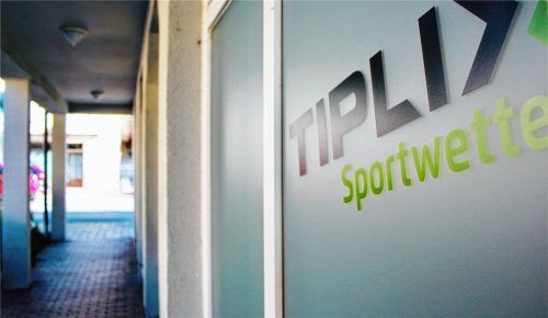 Seit Jahren in Betrieb, jetzt wurde die Wettannahmestelle in der Kolbermoorer Innenstadt vom Bauausschuss nicht genehmigt. Diese Vergnügungsstätte sei im beantragten Bereich „nicht zulässig“.Foto gruber