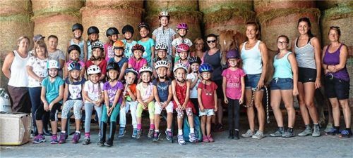 Spiel und Spaß hoch zu Ross