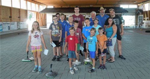 Stockkegeln und Lattlschießen: Geschicklichkeit war gefragt