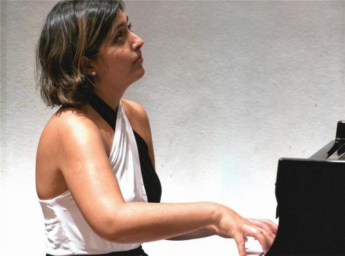 Tief taucht Sophie Pacini in die Chopin‘sche Erinnerungswelt ein.Foto  Janka