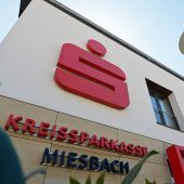 Institut mit Doppelrolle: Die Besonderheit von Sparkassen