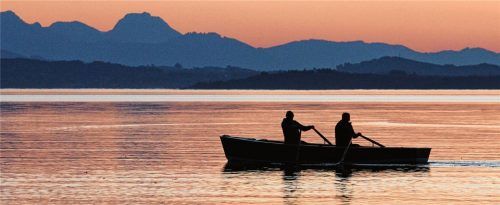 Dort wohnen, wo andere Urlaub machen: ein Privileg, das auch seine Schattenseiten hat. Im Kreis Traunstein haben immer mehr Mieter mit kleinem Geldbeutel ein Problem. Wer rudert dagegen an? Foto niederbuchner