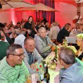 Feuerwehr feiert bei Weinfest
