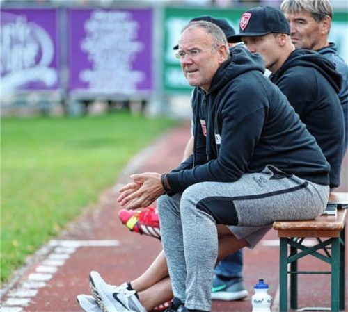 Anton Bobenstetter, Andreas Bichlmaier und Sepp Harlander hoffen heute auf den dritten Heimsieg der Saison. Foto  Buchholz