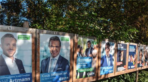 Auf den städtischen Anschlagtafeln für Wahlwerbung in Rosenheim sind vier Plätze für die CSU reserviert. Die AfD fühlt sich benachteiligt.Foto Weymar