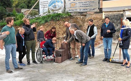 Die Grundsteinlegung für die Wohngemeinschaft ist jetzt erfolgt. Fotos Kirchner