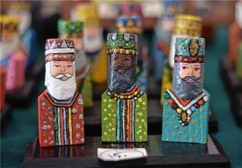 Eignen sich als Reisemitbringsel: Figuren der Heiligen Drei Könige.