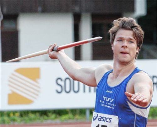 Jakob Plank, TSV Bad Endorf, gewann in der Jugend U18 im Speerwurf, Kugelstoßen und Diskuswurf. Fotos  Stuffer