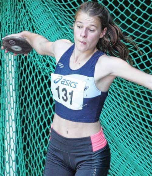 Johanna Mußner vom TSV Bad Endorf wurde Oberbayern-Meisterin im Diskuswurf der Jugend W13.Fotos Stuffer
