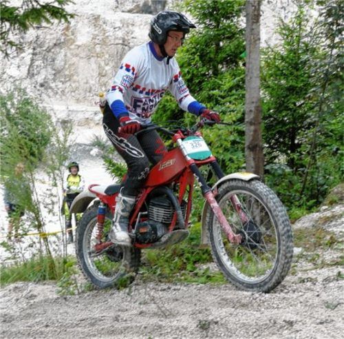 Manfred Mayr vom MC Rosenheim wurde Dritter in der Klasse „Twinshock Experten“.Foto schmid