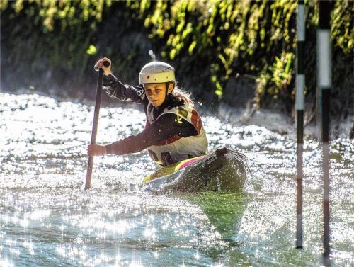 Mia Arnu vom Kajakklub Rosenheim setzte sich in beiden Einzeldisziplinen gegen ihre Konkurrentinnen durch und holte mit deutlichem Vorsprung sowohl im Kajak-Einer, als auch im Canadier-Einer den Sieg in ihrer Altersklasse.