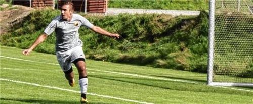 Michael Altmann schoss in der Kreisklasse 2 für den SV Vogtareuth 16 der insgesamt 22 Saisontore seiner Mannschaft. Fotos  privat