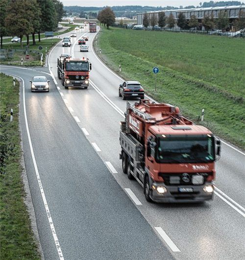 Mit Inbetriebnahme der A94 könnte die B12 auf eine Staatsstraße herabgestuft werden. Das befürchten nicht nur die Anwohner.Fotos günster