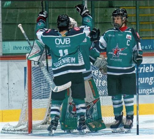 Mit zwei knappen Heimsiegen gegen Dresden feiern die Junioren der Starbulls Rosenheim ihr drittes Sechs-Punkte-Wochenende in Folge.Foto Krumpe