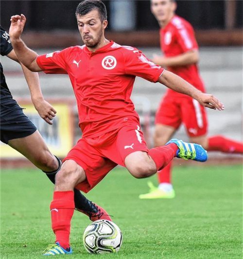 Omer Jahic will heute gegen Pipinsried sein zweites Tor für 1860 erzielen. Foto  Ziegler