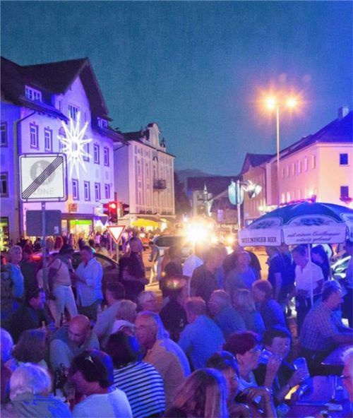 Passend zum Motto werden viele Gebäude in blauem Licht erstrahlen. Fotos  Berger