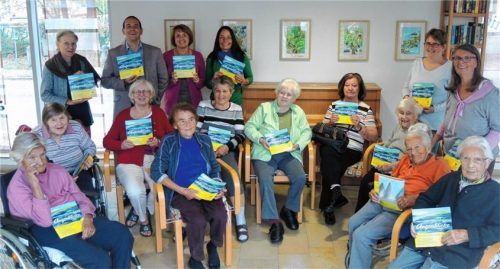 Premiere in Aschau: Erstmals stellen die Künstler ihre Werke außerhalb des Seniorenheims Priental aus.Foto re