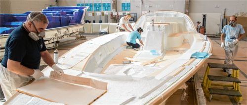 Produktion bei Bavaria Yachtbau im Oktober dieses Jahres, kurz nach der Übernahme durch einen Investor. Foto dpa