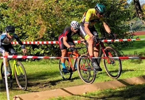 Robert Gorgos (vorne) vom RSV Rosenheim gewann in Oberammergau die Masters-2-Klasse.