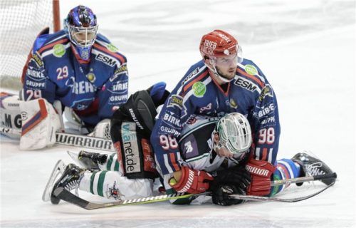 Selb hatte die Starbulls (hier Michael Fröhlich) gestern voll im Griff.Fotos Wiedel