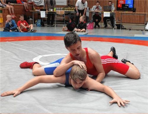 TVF-Ringer Jonas Hanses bei einem Kampf.